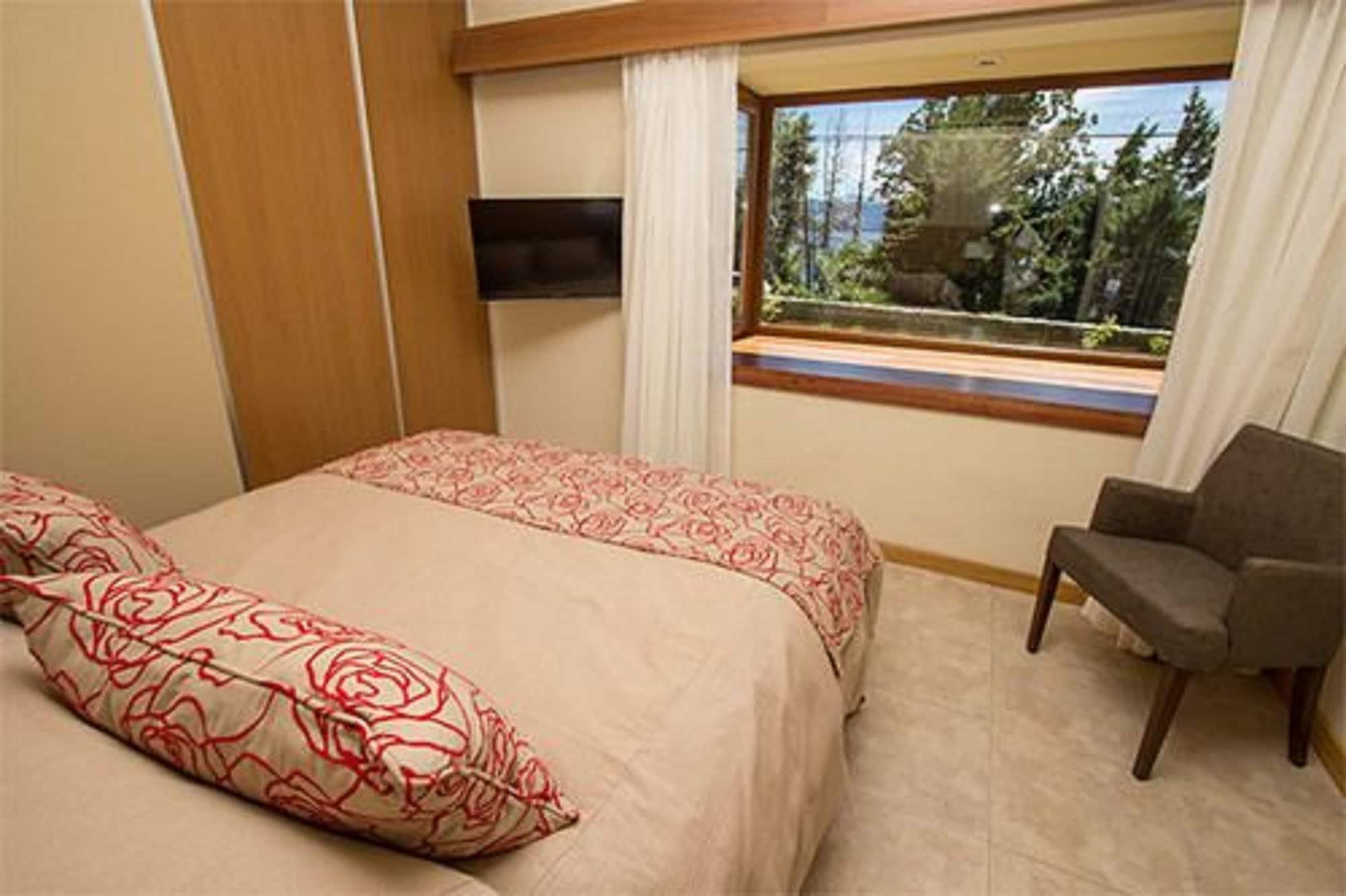 Los Robles Apart & Spa Сан-Карлос-де-Барілоче Екстер'єр фото